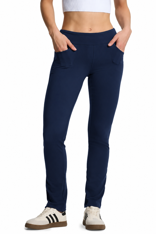 Luxe Sportbroek & Huisbroek — Navy — vooraanzicht met sneakers