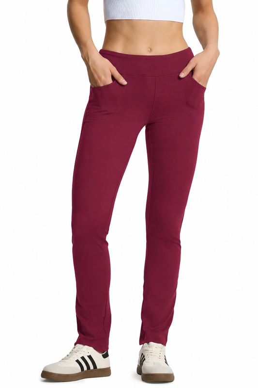 Luxe Sportbroek & Huisbroek — Rood — vooraanzicht met sneakers