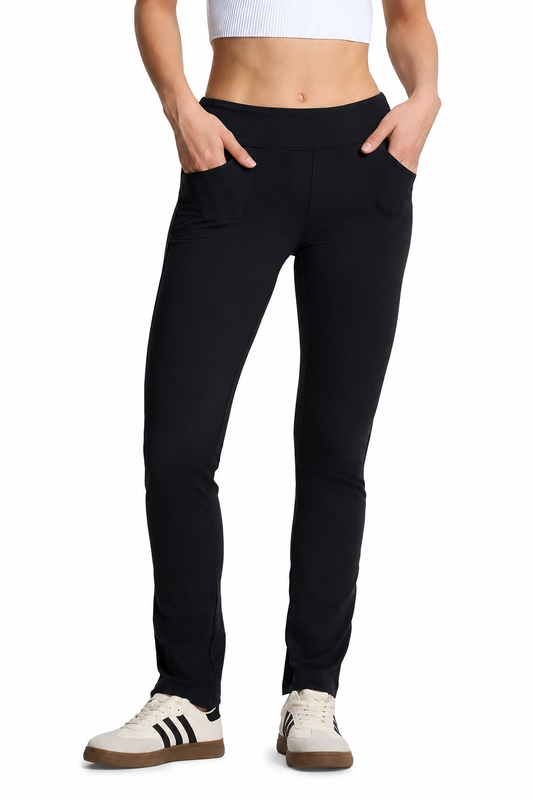Luxe Sportbroek & Huisbroek — Zwart — vooraanzicht met sneakers